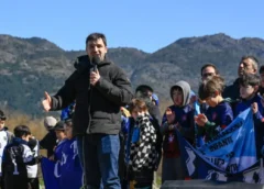Aniversario de El Hoyo: Torres firmó convenios para ejecutar obras de vivienda, gas e infraestructura en la Comarca